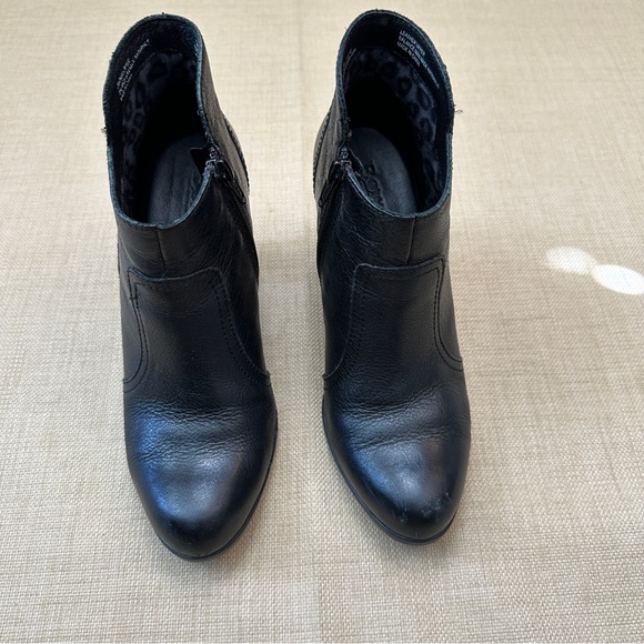 Born 'Claire' Black Leather Short Booties Boots - Picture 2 of 13